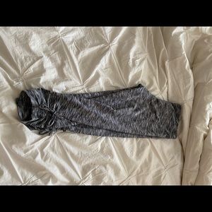 Scrunchy side capris